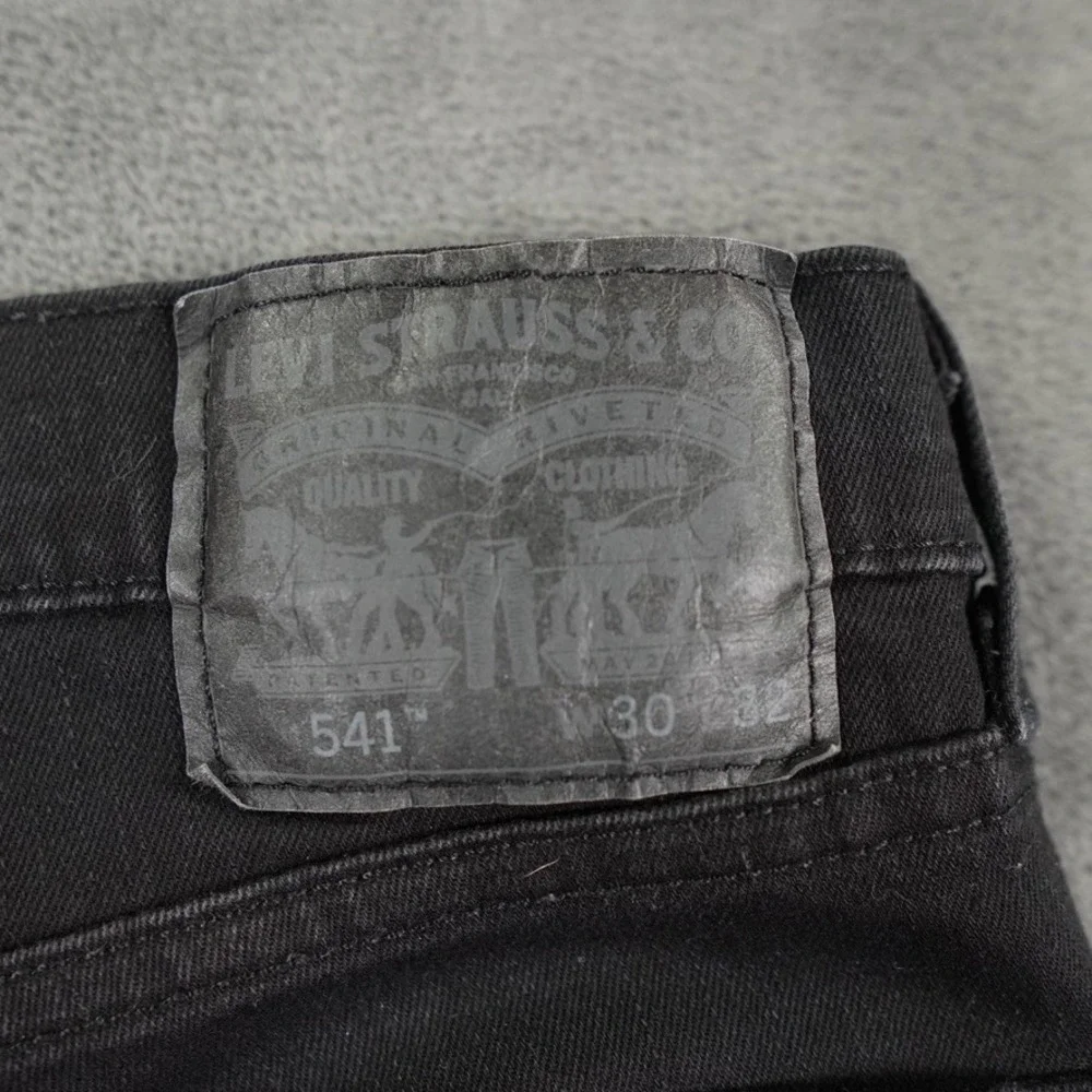Levi's 541 Athletic Taper Jeans Mens‎ 30x32 Actual 30x31 Black Denim Pants